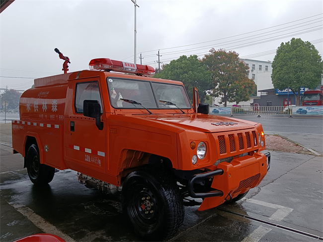 森林巡逻消防车_越野消防洒水车_陕西_四驱森林消防车_越野四驱运兵突击消防车